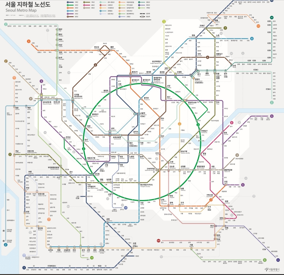 서울 지하철 노선도입니다.